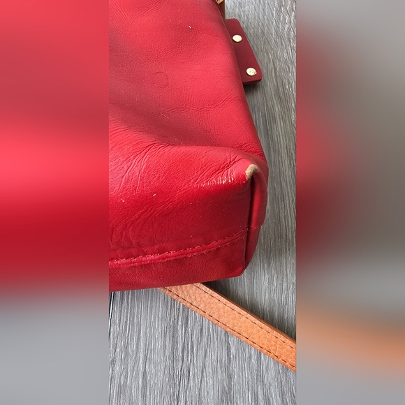 Valentina Italia Genuine Leather Red Crossbody Bag Made in Italy Gold Hardware - Picture 7 of 16